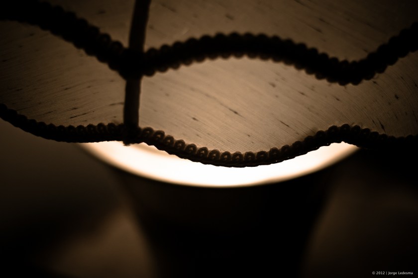wpid-Lamp.jpg Canon 30D, Canon 50mm 1.8 II